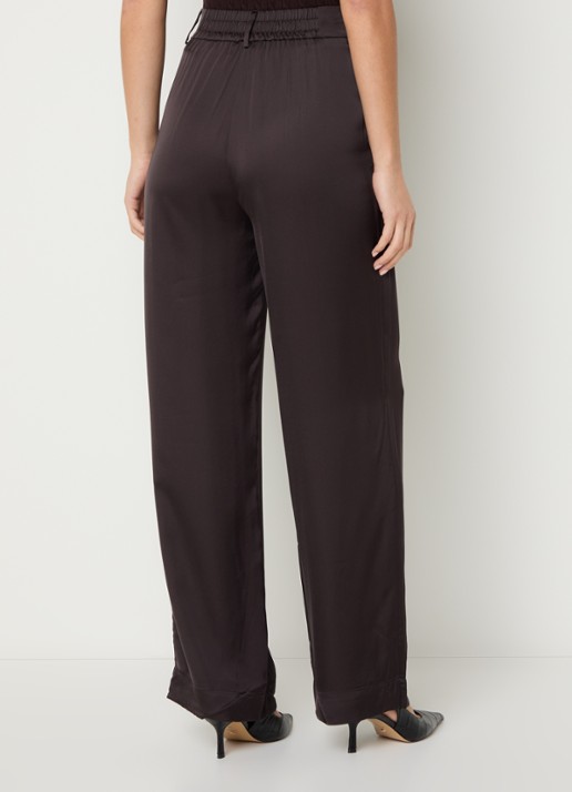 Bruuns Bazaar Zalli high waist straight fit pantalon van satijn met steekzakken - achterkant 2 donkerbruin