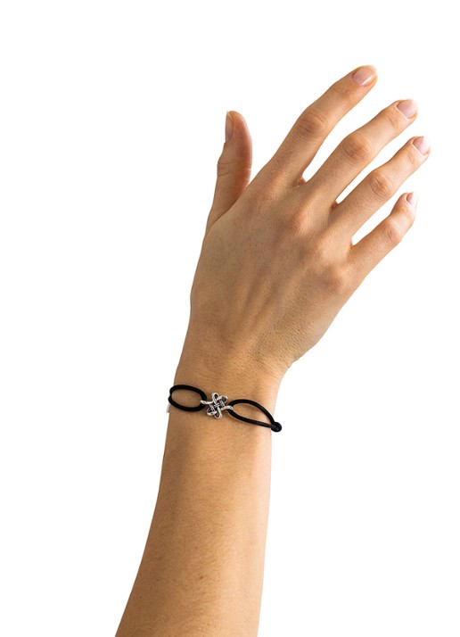 Buddha to Buddha Endless Knot Cord armband van zilver  - voorkant 2 zwart