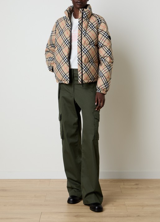 Burberry Ambleside pufferjack met ruitdessin en steekzakken - voorkant 3 zand