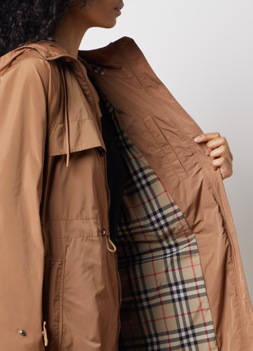 Burberry Charminster parka met logoborduring - detail 3 camel