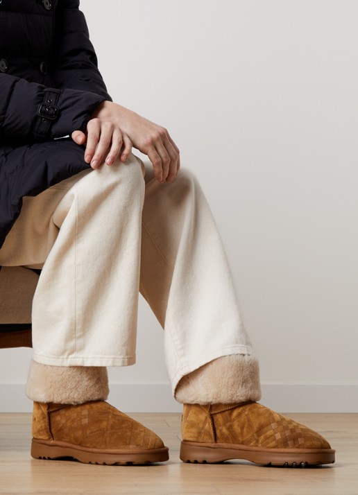 Burberry Flint enkellaarsje van kalfssuède met schapenvacht - voorkant 6 camel