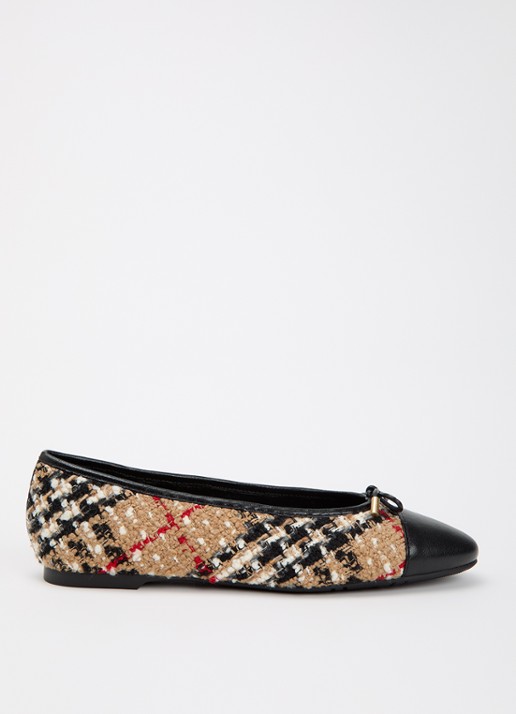 Burberry Highgate ballerina met ruitdessin en details van lamsleer - voorkant beige