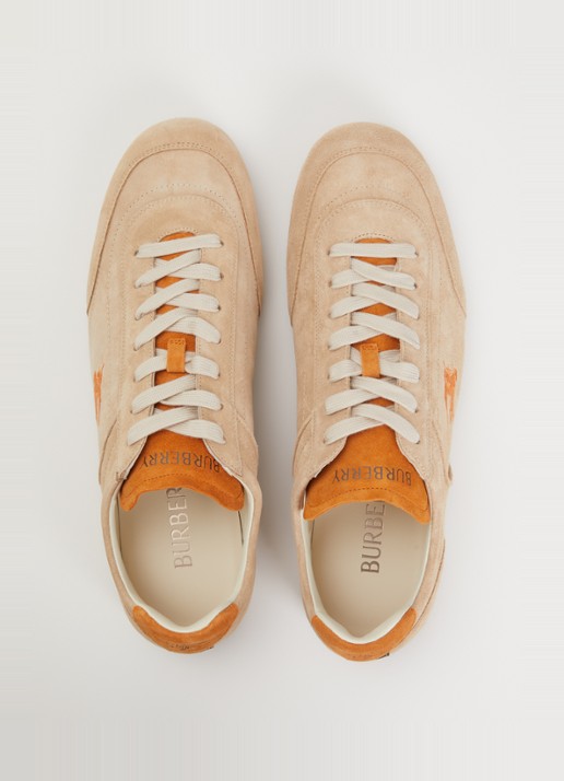 Burberry Knight sneaker van kalfssuède - detail 2 beige