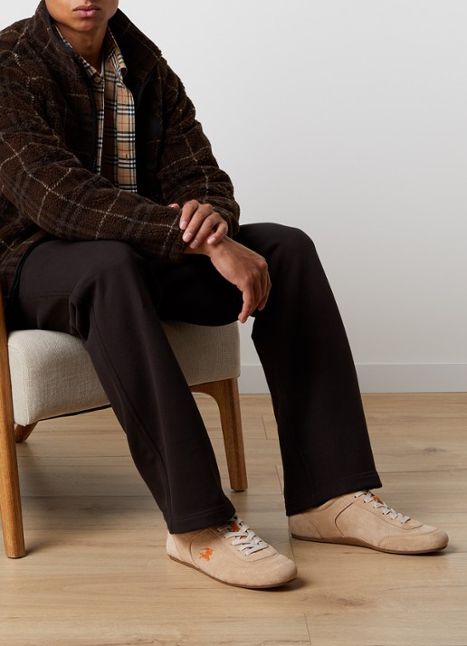 Burberry Knight sneaker van kalfssuède - voorkant 7 beige