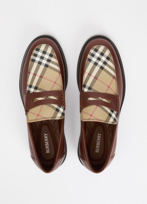 Burberry Loafer van kalfsleer met ruit dessin - detail 2 hazelnootbruin