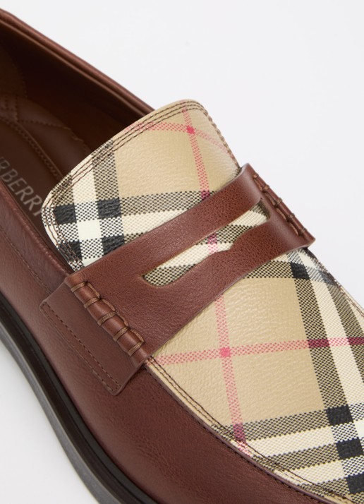 Burberry Loafer van kalfsleer met ruit dessin - detail 4 hazelnootbruin