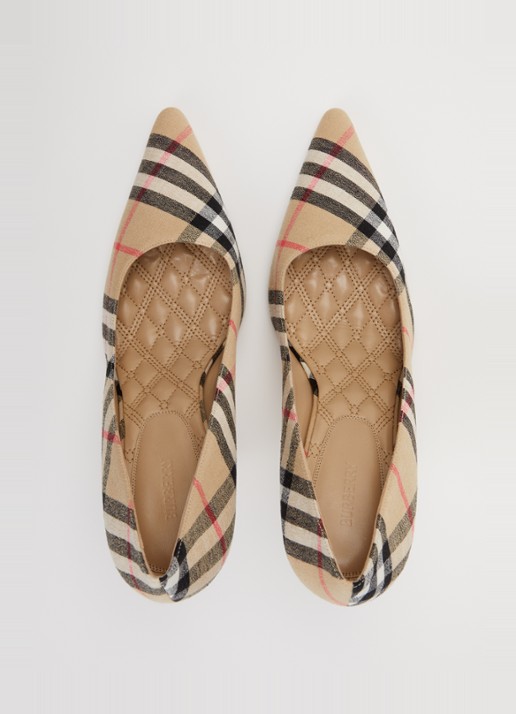 Burberry Pump met ruitdessin - detail 5 zand