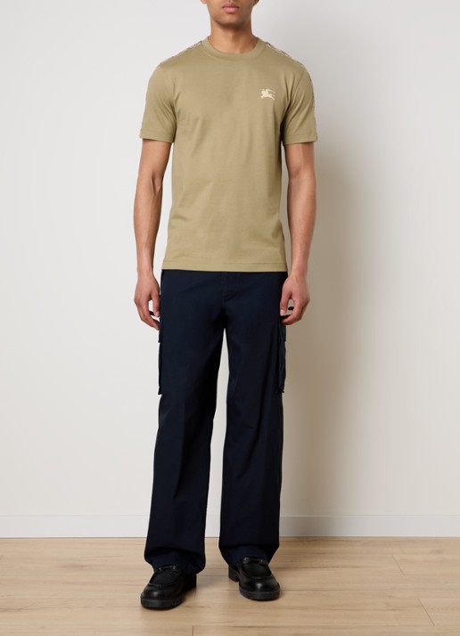 Burberry Seth T-shirt met logoborduring - voorkant 2 mosgroen