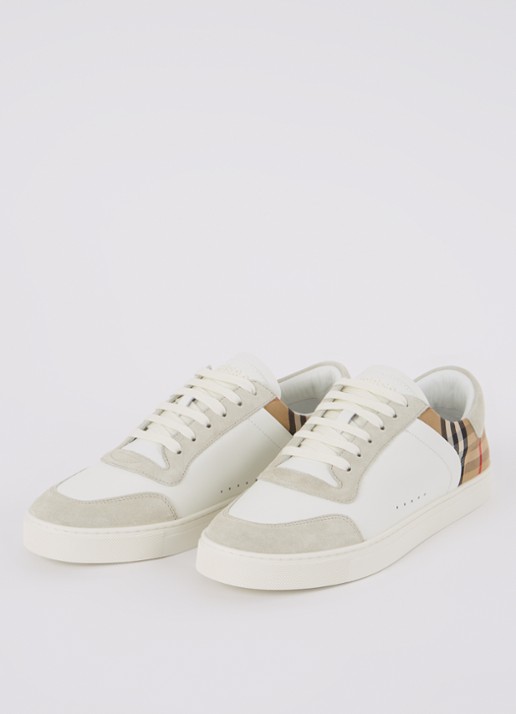 Burberry Stevie sneaker van kalfsleer met suède details - detail wit