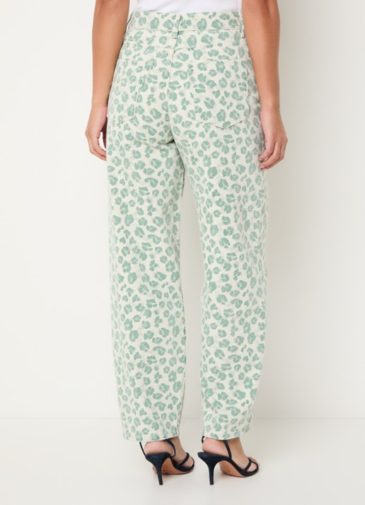 by-bar Lew high waist tapered jeans met panterprint - achterkant 3 lichtgroen