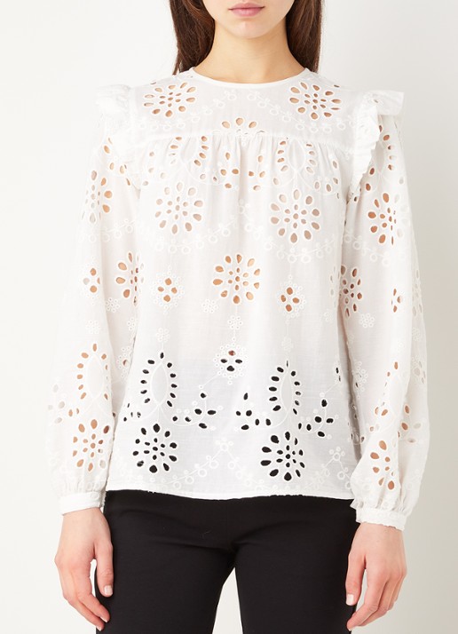 by-bar Mila top met broderie en volant - detail 3 gebroken wit