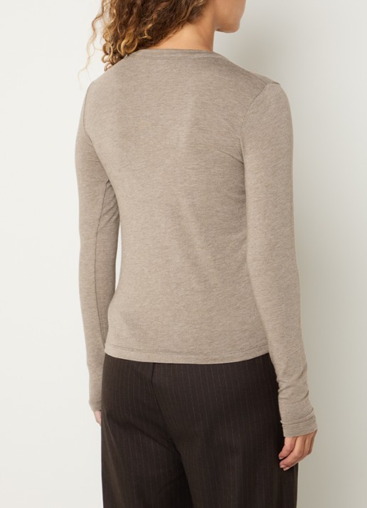 by-bar Moky top in wolblend met ronde hals - achterkant beige