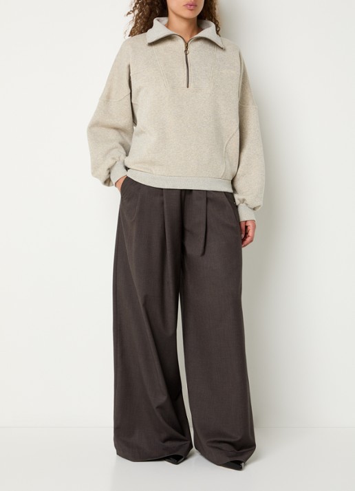 by-bar Roos sweater met opstaande kraag en halve rits - voorkant 3 beige