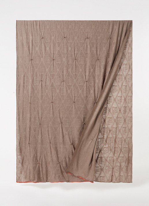 BYLIMA Enchante sjaal met logoprint en strass 190 x 75 cm - detail donkerbeige