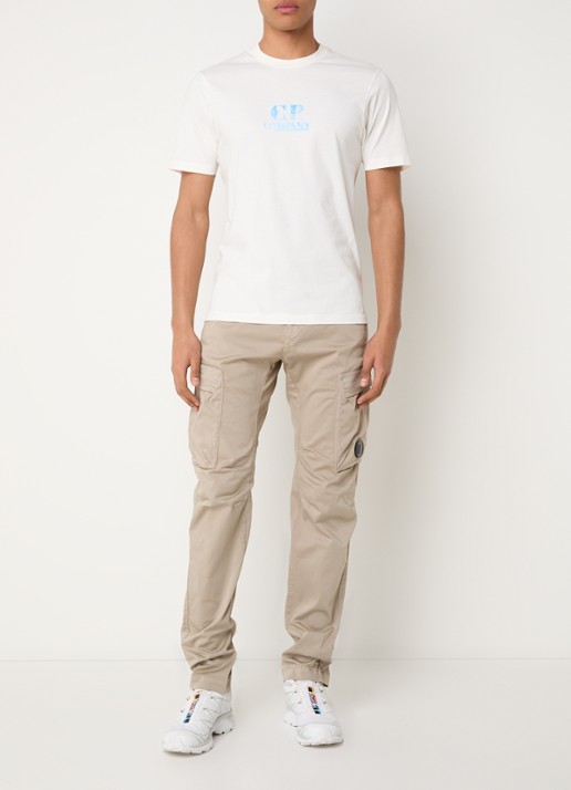 C.P. Company 30/1 T-shirt met logo- en backprint - voorkant 2 gebroken wit