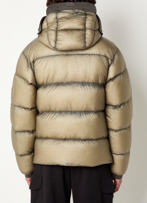 C.P. Company Puffer jack met capuchon en donsvulling - achterkant 3 beige