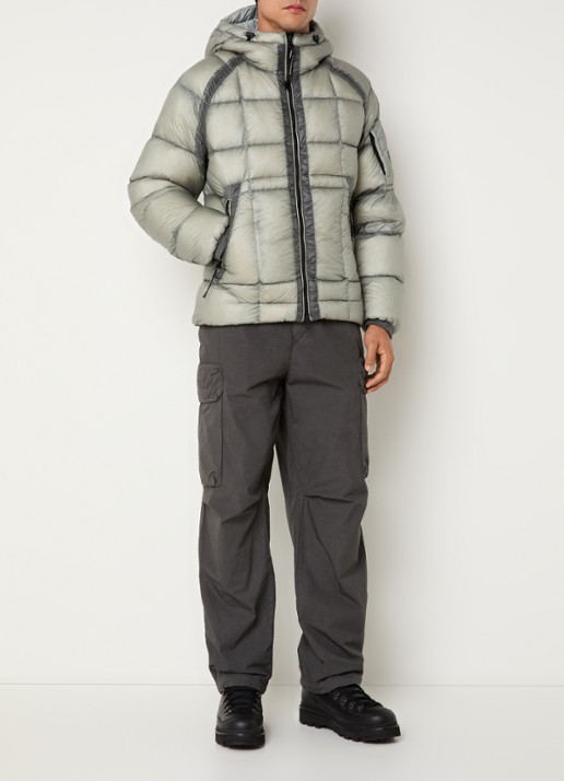 C.P. Company Puffer jack met ritszakken en capuchon - voorkant 4 lindegroen
