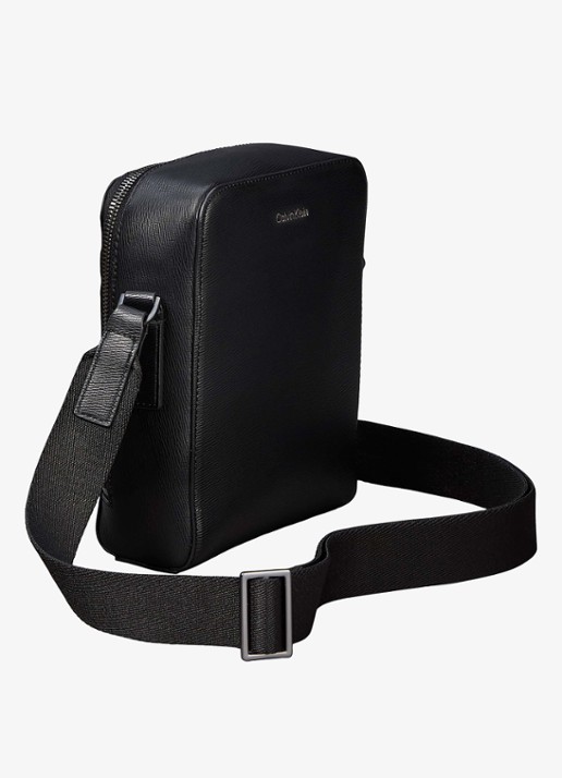 Calvin Klein Crossbodytas met logo en verstelbare schouderriem - detail 2 zwart