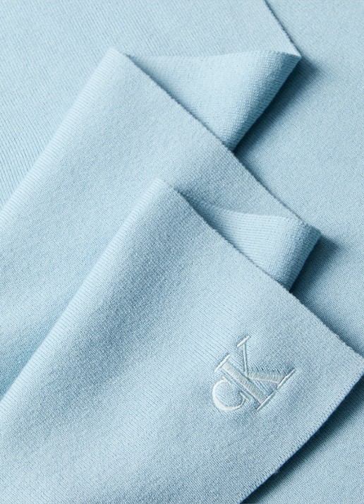 Calvin Klein Fijngebreide sjaal met logoborduring - detail 2 lichtblauw