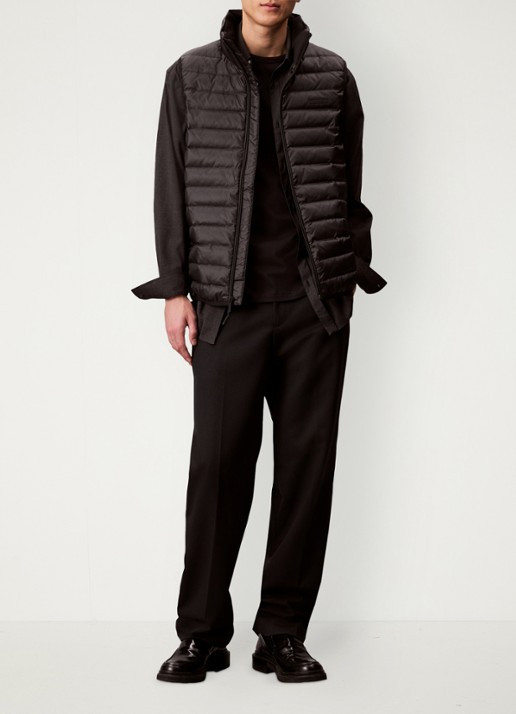 Calvin Klein Gewatteerde bodywarmer met opstaande kraag  - voorkant 7 zwart