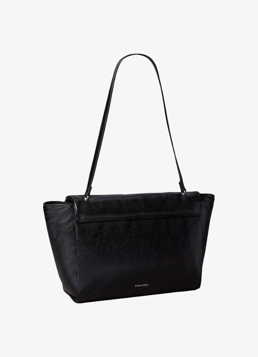 Calvin Klein Gewatteerde schoudertas met 13 inch latopvak en glanzende finish  - achterkant 3 zwart
