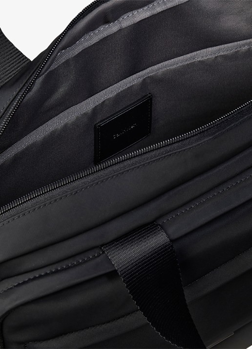 Calvin Klein Laptoptas met waterafstotende coating - detail 3 black-ub1 /  zwart