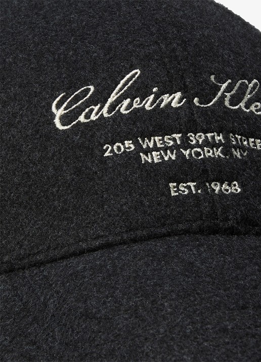 Calvin Klein Pet met logoborduring - detail 2 zwart