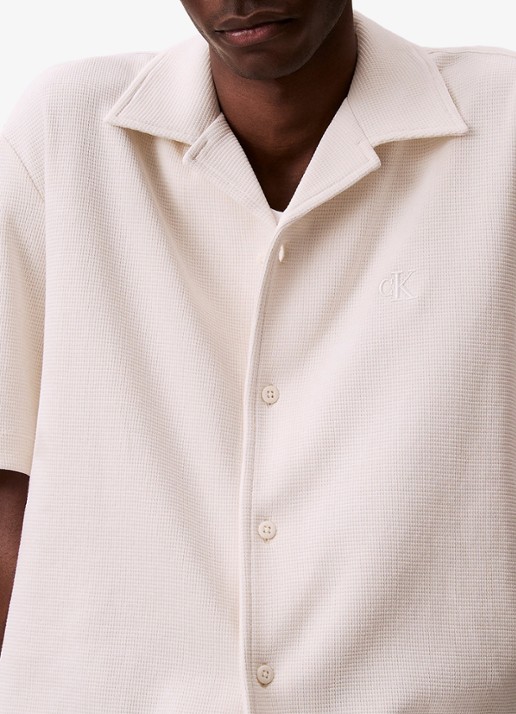 Calvin Klein Regular fit overhemd met logoborduring - detail 3 gebroken wit