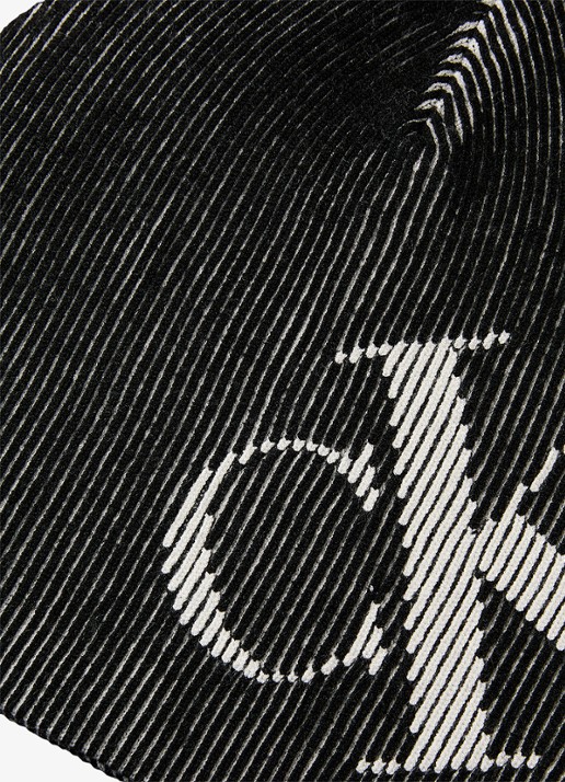 Calvin Klein Ribgebreide muts met logoprint en verwassen afwerking - detail antraciet