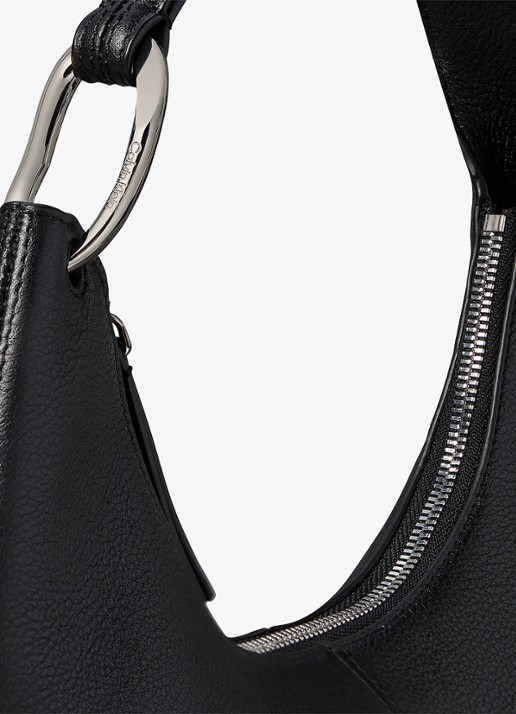 Calvin Klein Schoudertas van leer - detail 4 black-ub1 /  zwart