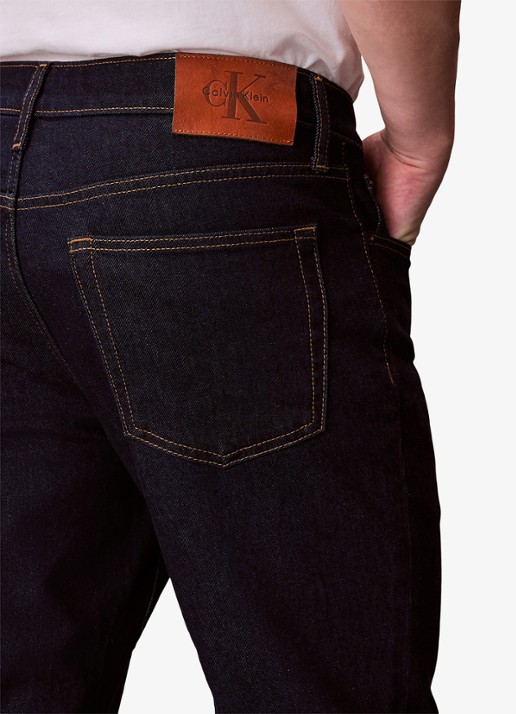 Calvin Klein Slim fit jeans met steekzakken - detail 3 denim