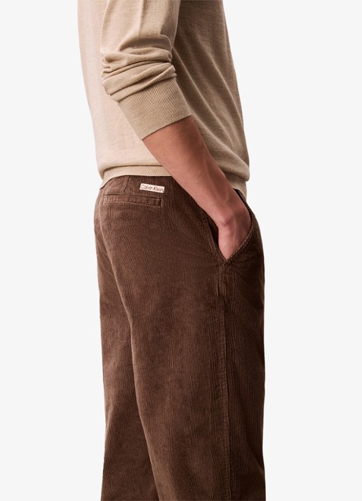 Calvin Klein Straight fit chino van corduroy  - detail 2 bruin