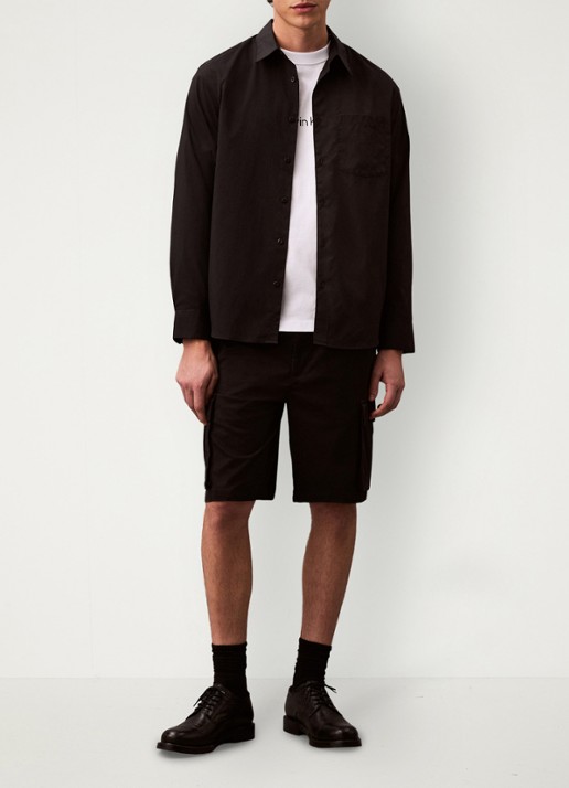 Calvin Klein Straight fit korte cargobroek met opgestikte zakken - voorkant 7 zwart