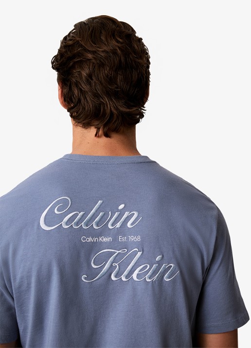 Calvin Klein T-shirt met logo- en backprint - detail 5 dusty sailor blue-c4i /  blauw