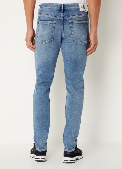 Calvin Klein Tapered jeans met medium wassing - achterkant indigo