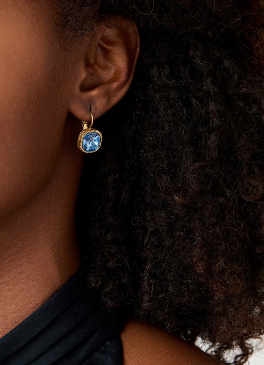 Camps & Camps Oorhangers met Swarovski kristal verguld - voorkant 2 lichtblauw