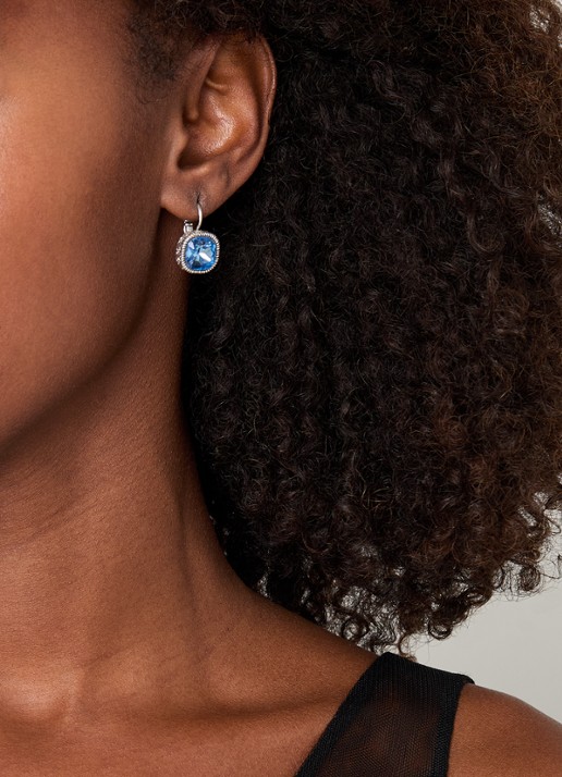 Camps & Camps Oorhangers met Swarovski kristal - voorkant 3 lichtblauw