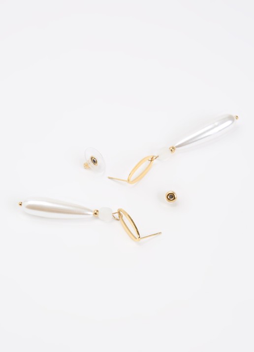 Camps & Camps Pearl Bead oorstekers met hanger - detail goud