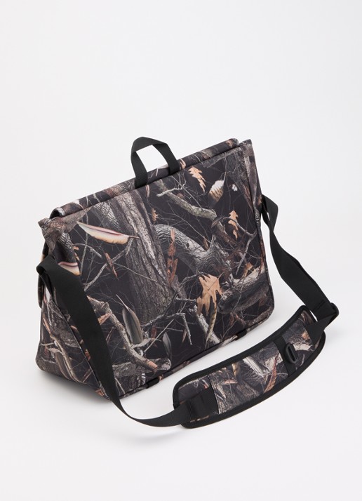Carhartt WIP Jake crossbodytas met logo en verstelbare schouderriem - achterkant zwart