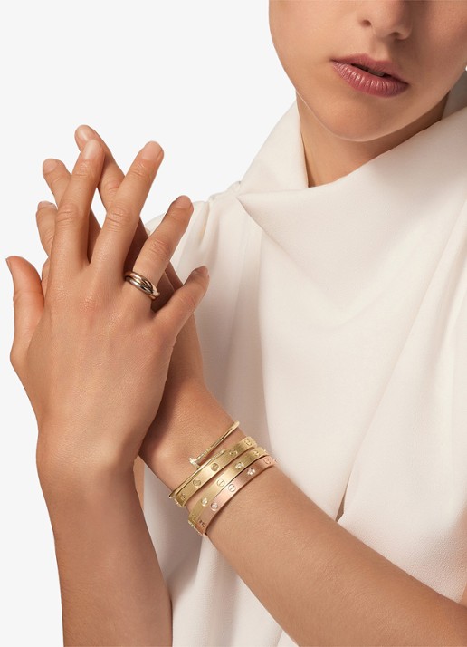 Cartier LOVE armband, klassiek model van 18 karaat geelgoud CRB6077017 - achterkant 6 geelgoud