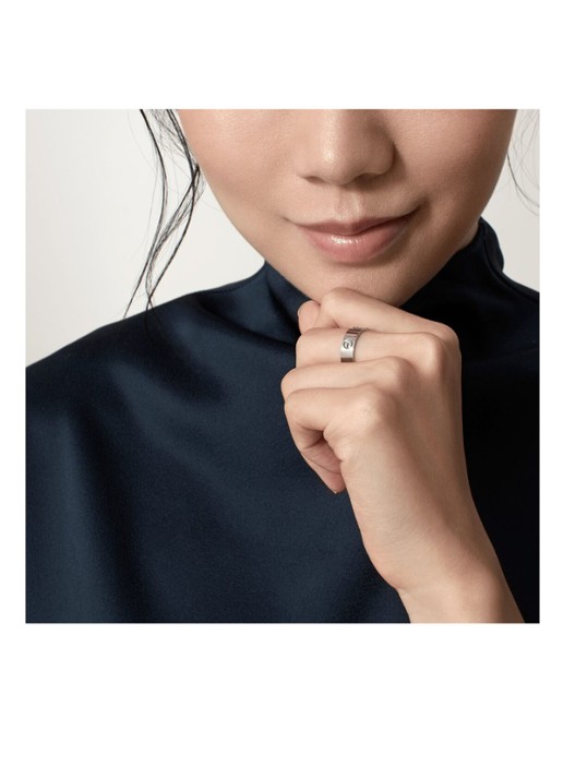 Cartier LOVE ring, klassiek model van 18 karaat witgoud CRB40847 - detail witgoud