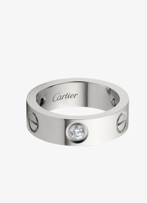 Cartier LOVE trouwring, klassiek model van 18 karaat witgoud met 0.23 ct diamant CRB40325