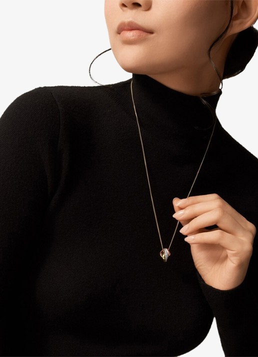 Cartier Trinity ketting van 18 karaat rosé-, geel-, en witgoud met 54 diamanten CRN7424482 - detail multicolor