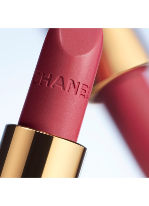 CHANEL DE LANGHOUDENDE HYDRATERENDE EN GLADSTRIJKENDE VERZORGENDE LIPPENSTIFT MET SATIJNGLANS - detail 7 130 la pausa