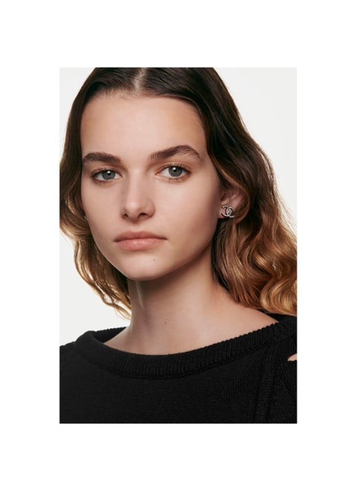 CHANEL EGALISEREN – LATEN STRALEN – HYDRATEREN. - detail 5 b20