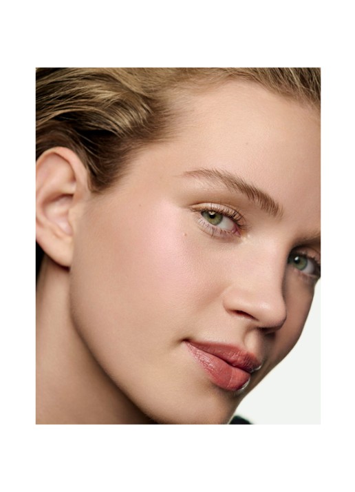 CHANEL EXCLUSIEVE CREATIE – FRISSE VLOEIBARE HIGHLIGHTER - detail 5 summer gleam