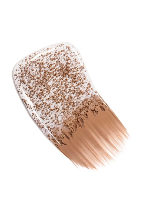 CHANEL FRIS FOUNDATIONWATER MET MICROBOLLETJES PIGMENTEN. NUDE EFFECT OP DE HUID. NATUURLIJK STRALENDE TEINT - detail 4 medium deep