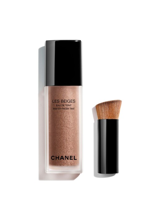 CHANEL FRIS FOUNDATIONWATER MET MICROBOLLETJES PIGMENTEN. NUDE EFFECT OP DE HUID. NATUURLIJK STRALENDE TEINT - voorkant medium deep