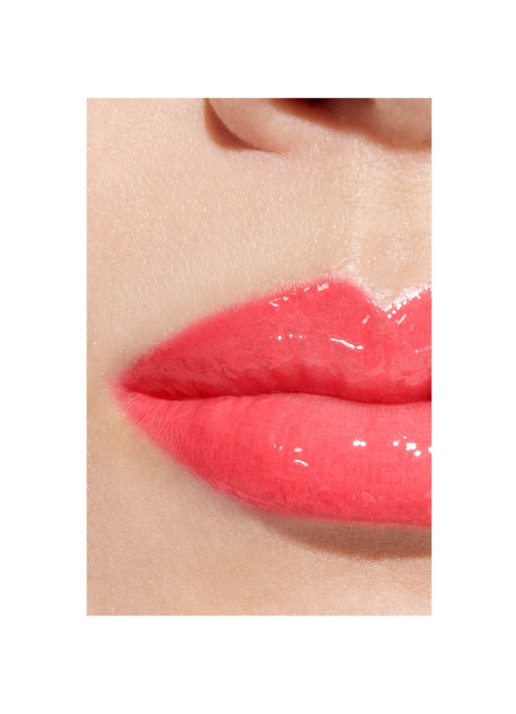 CHANEL HYDRATERENDE EN GLADSTRIJKENDE HOOGGLANS GLOSS - detail 2 436 solaire