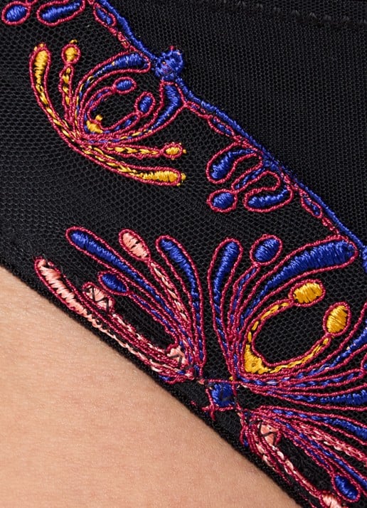 Chantelle Champs-Elysées slip met borduring - detail 4 zwart